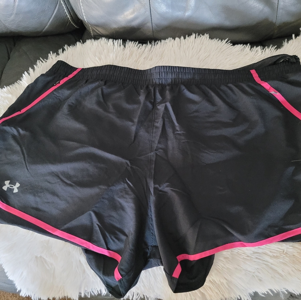 Under Armour- Womens lined Shorts
